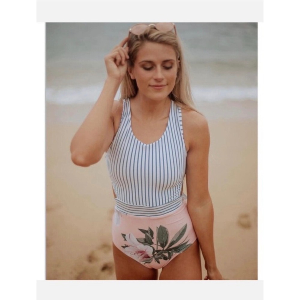 Albion Fit Island Fever Floral Striped Cutout One Piece Swimsuit Size M